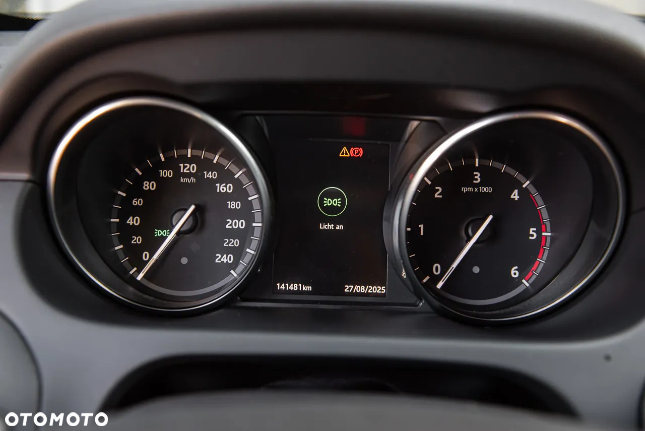Land Rover Discovery Sport - 32