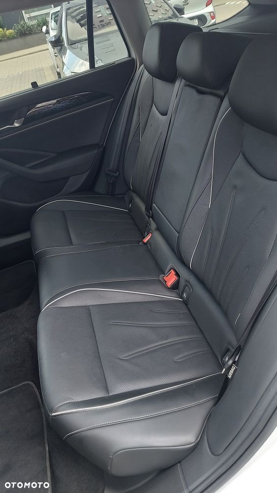 Volkswagen Passat - 11