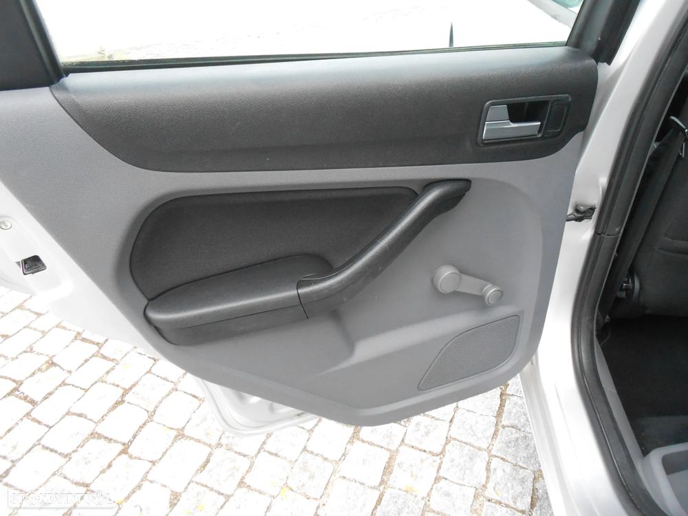 Ford Focus 1.6 TDCi ECOnetic - 16