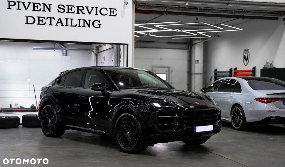 Porsche Cayenne - 1