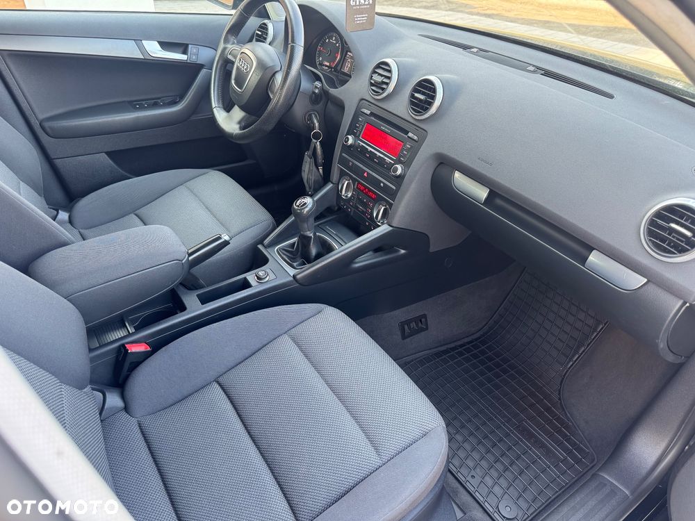 Audi A3 Sportback 2.0 TDI DPF Attraction - 9
