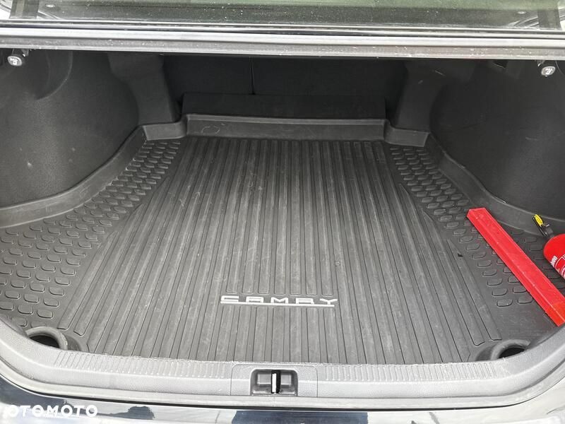 Toyota Camry 2.5 Hybrid Comfort CVT - 23