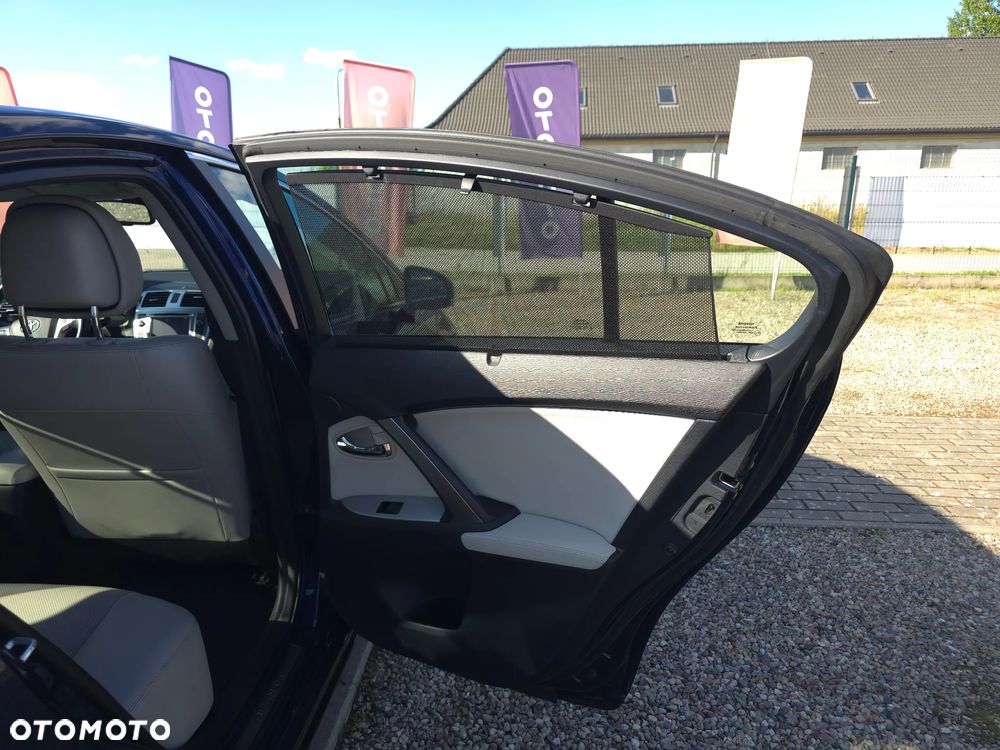 Toyota Avensis 2.0 Prestige NAVI MS - 12