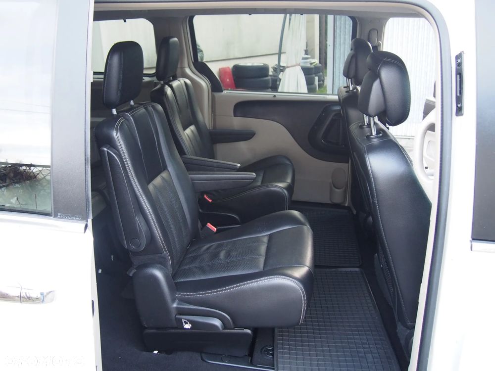 Lancia Voyager 2.8 CRD16v Platinum - 12