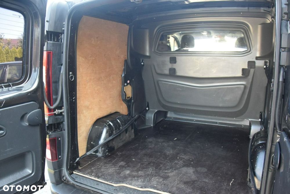 Opel Vivaro - 21