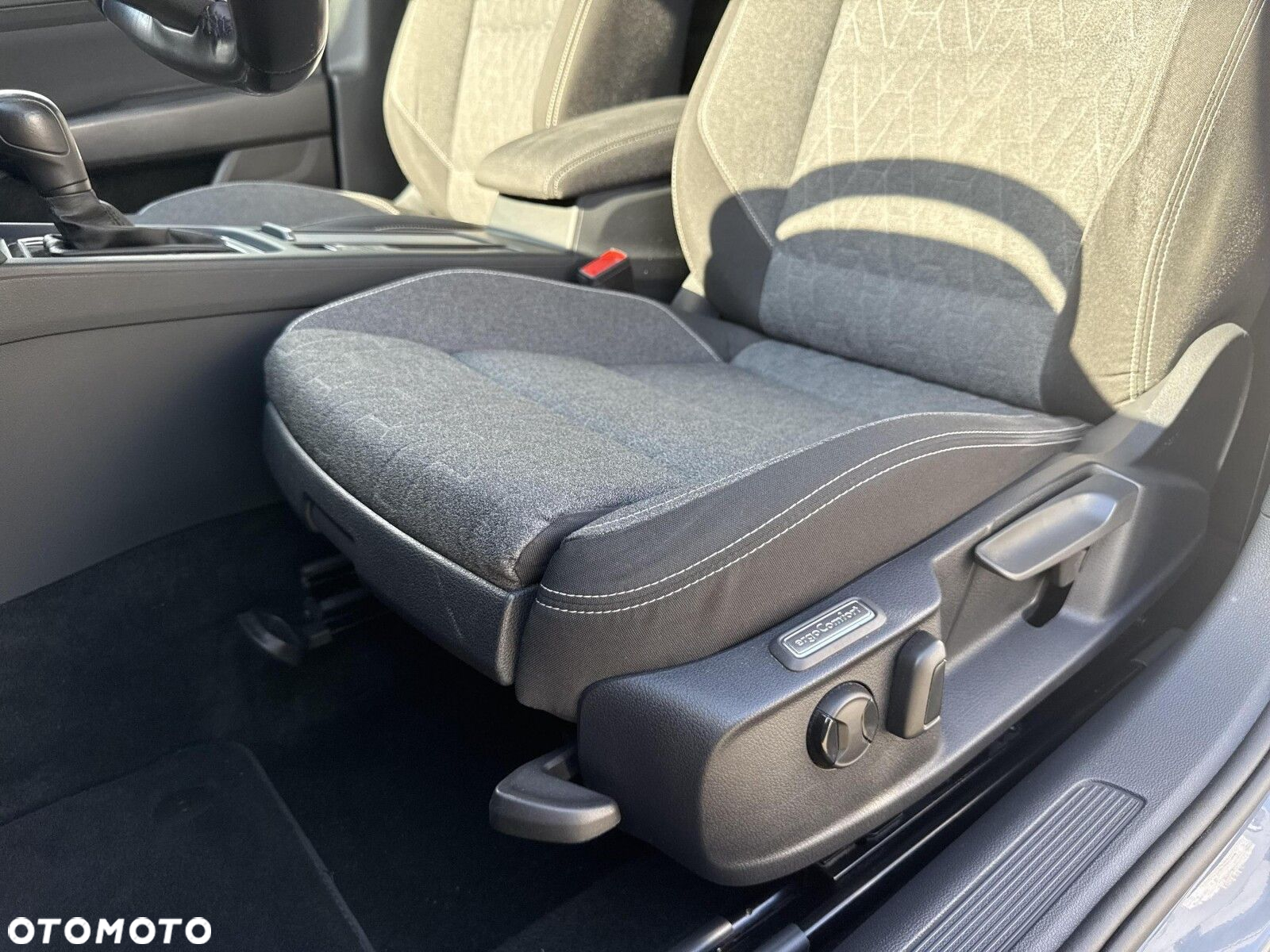 Volkswagen Passat 2.0 TDI SCR Business DSG - 12