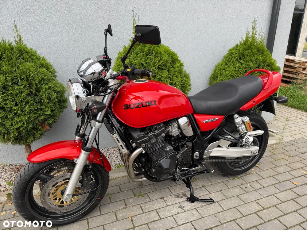 Suzuki GSX - 7