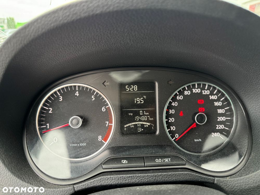 Volkswagen Polo - 8