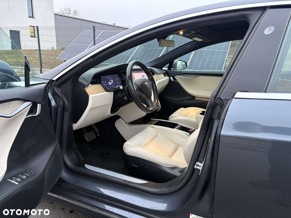Tesla Model S Long Range - 6
