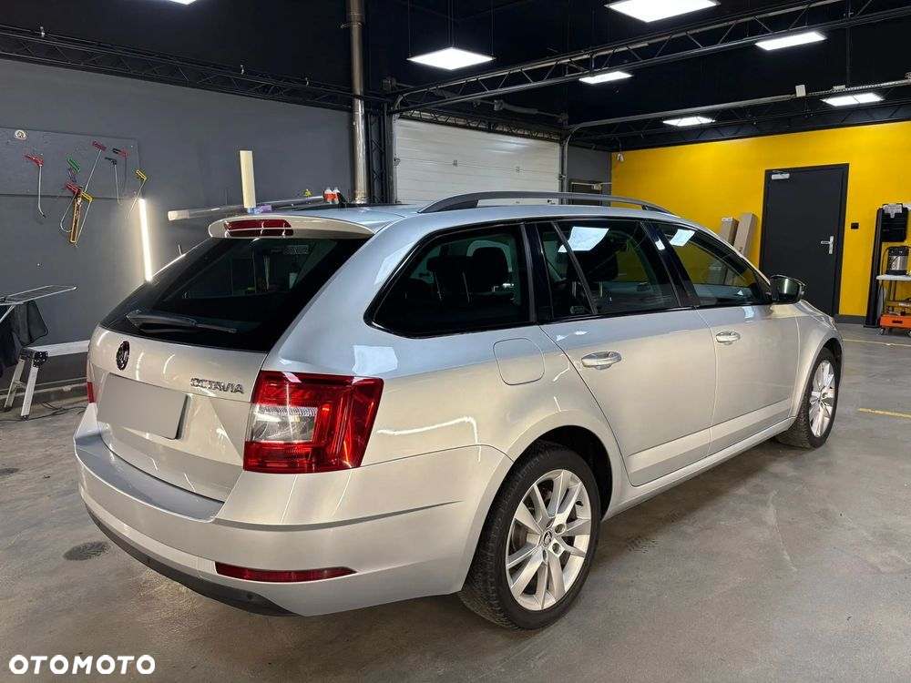 Skoda Octavia 2.0 TDI Style DSG - 6