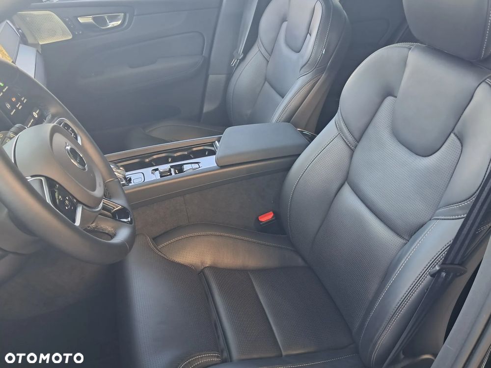 Volvo XC 60 B5 B AWD Ultra Black Edition - 12