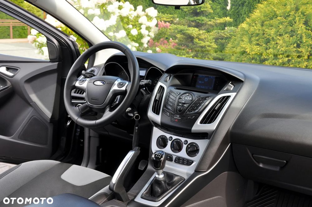 Ford Focus 1.6 EcoBoost Titanium - 25