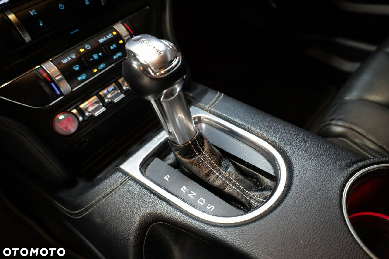 Ford Mustang 5.0 V8 GT - 22