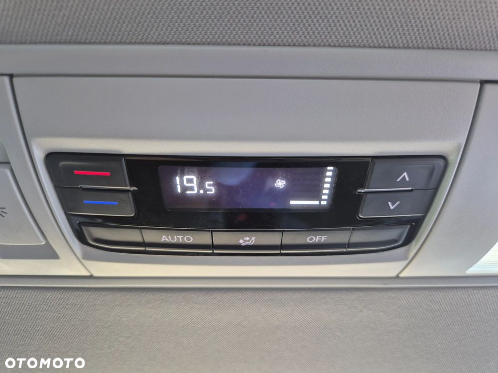 Volkswagen Caravelle - 29