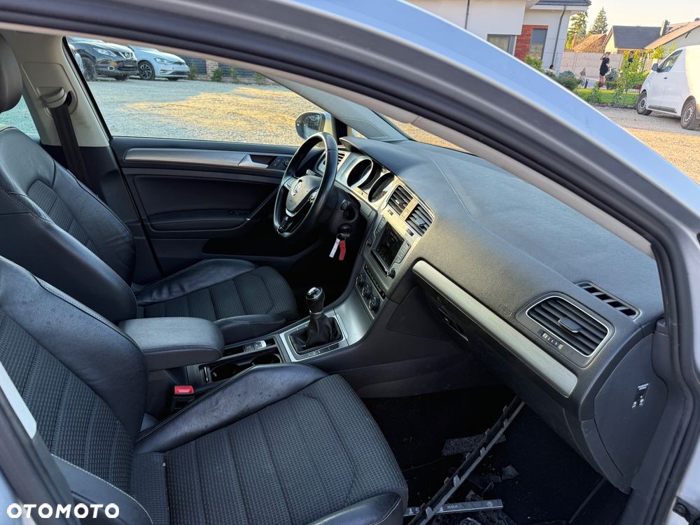 Volkswagen Golf - 11