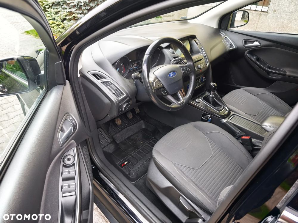 Ford Focus 1.5 EcoBoost Titanium ASS - 6