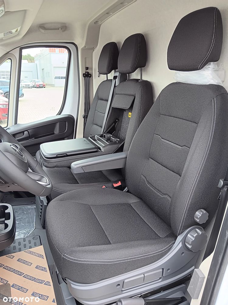 Opel Movano Furgon L3H2 140KM man - 8