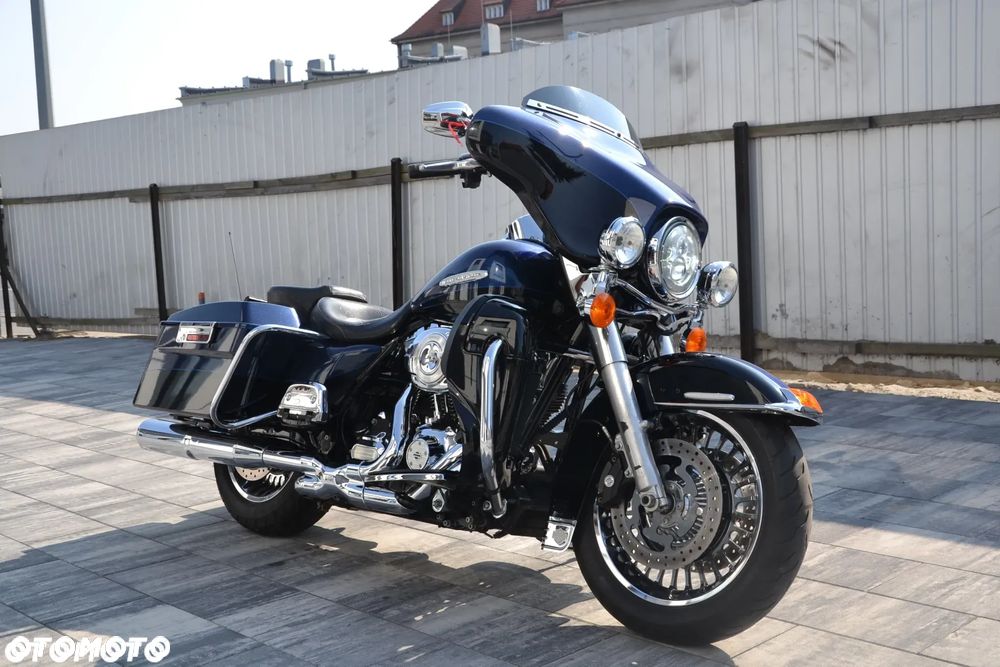 Harley-Davidson FLH Electra Glide - 2