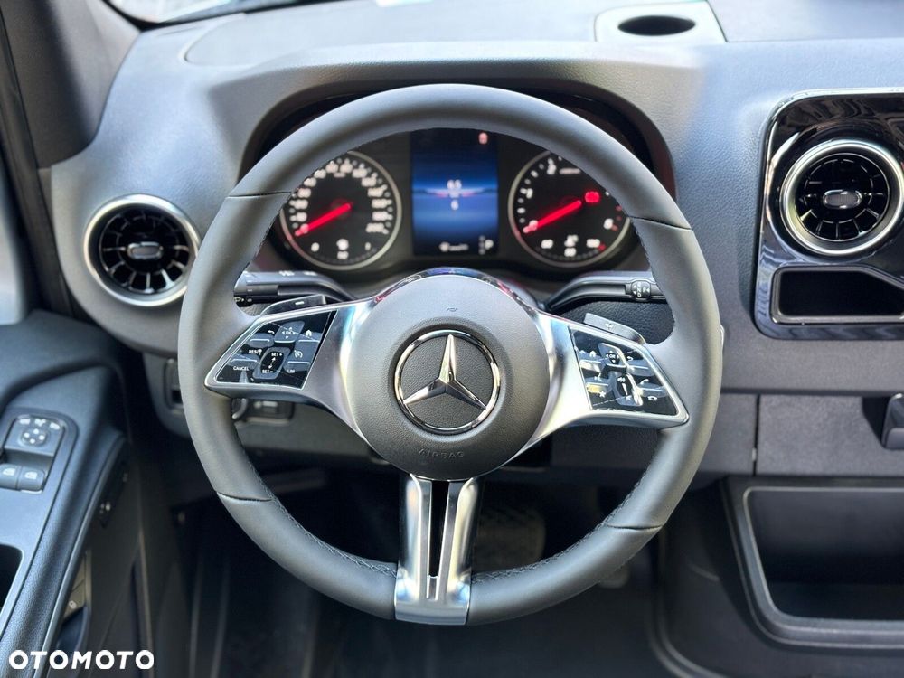 Mercedes-Benz Sprinter Furgon 319 CDI - 22