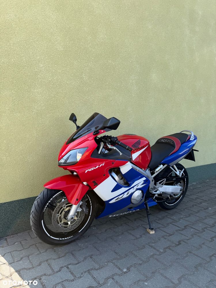 Honda CBR - 27