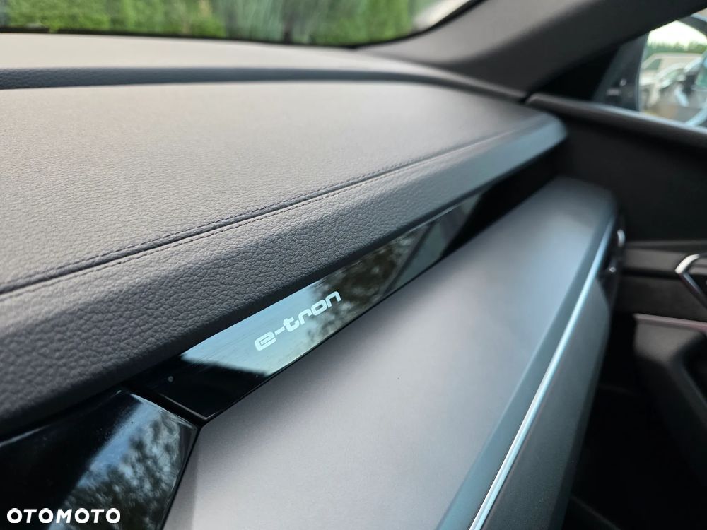 Audi e-tron 55 quattro - 37