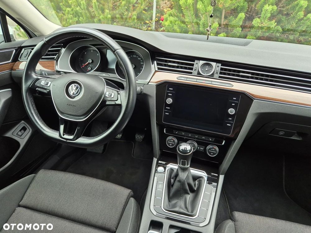 Volkswagen Passat 2.0 TDI BMT Highline - 17