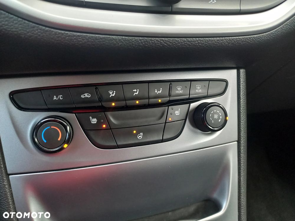 Opel Astra 1.6 CDTI Enjoy - 25