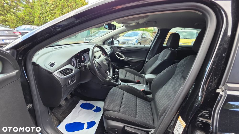 Opel Astra 1.0 T Essentia S&S - 9
