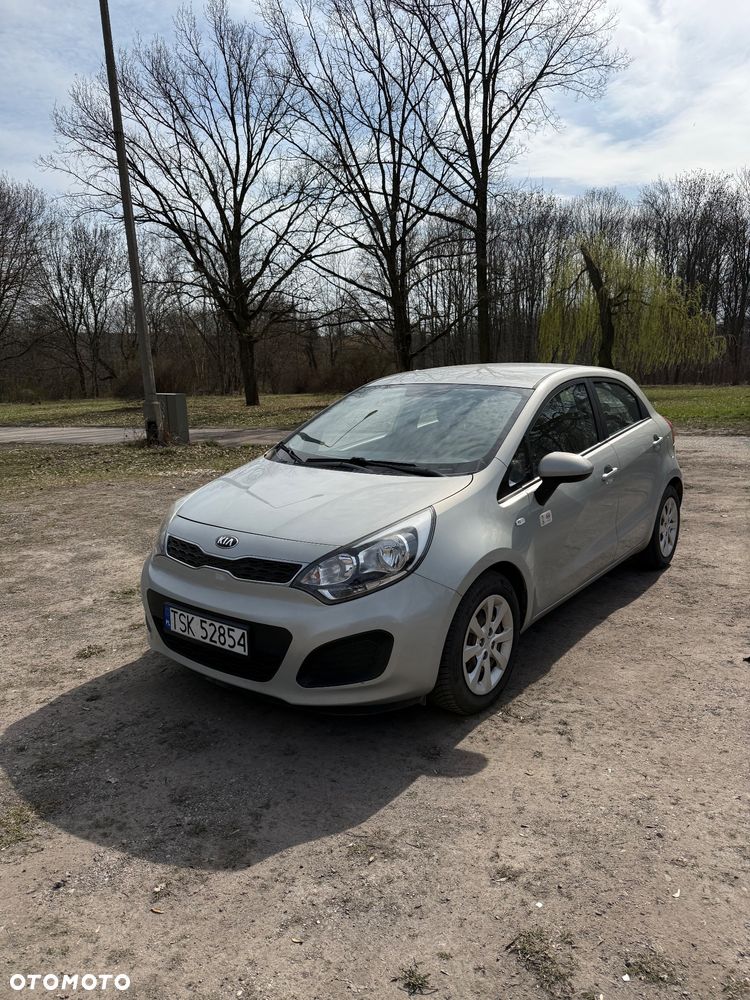 Kia Rio 1.2 L - 1