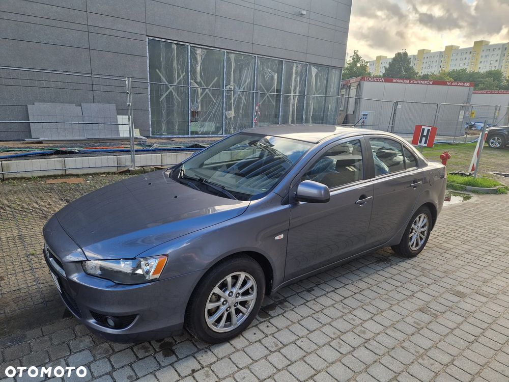 Mitsubishi Lancer 1.6 Invite - 4