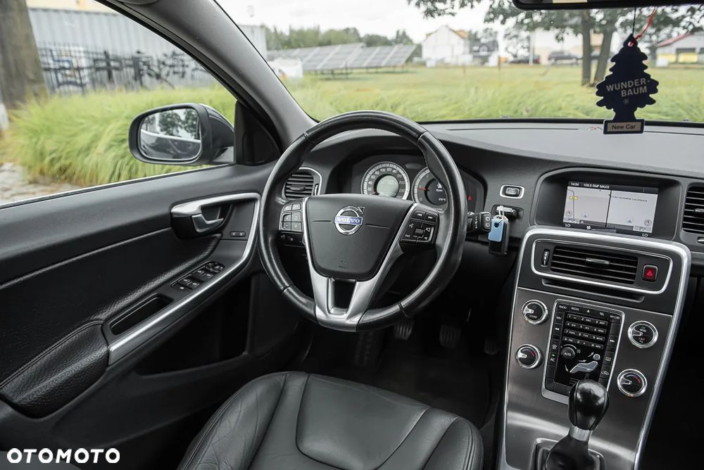 Volvo V60 D2 Momentum - 8