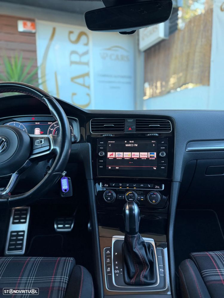 VW Golf 2.0 TSI GTI DSG Performance - 30