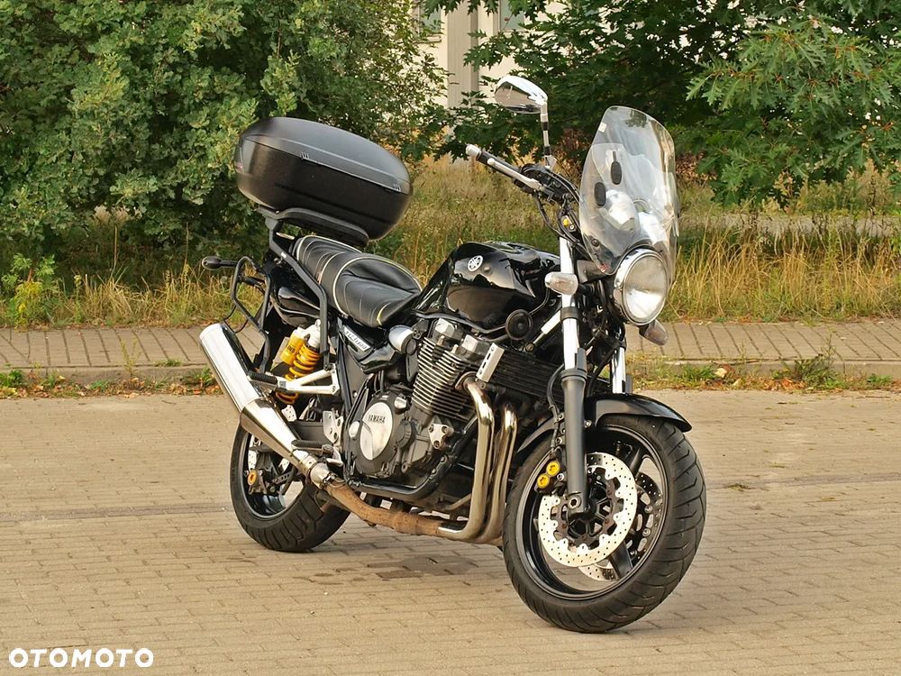Yamaha XJR - 12