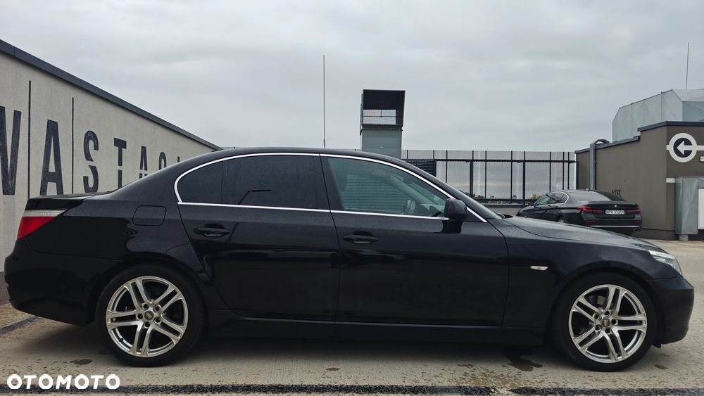 BMW Seria 5 520i - 10