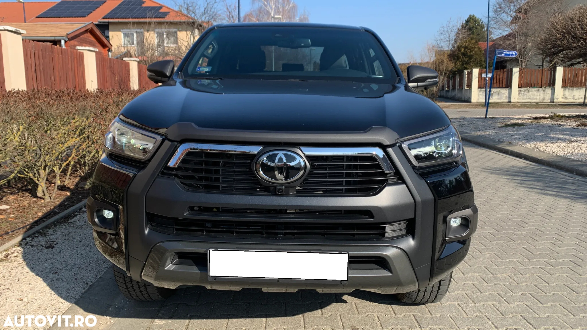 Toyota Hilux 2.8D 204CP 4x4 Double Cab AT MHEV Invincible Color Edition (3E5) - 2