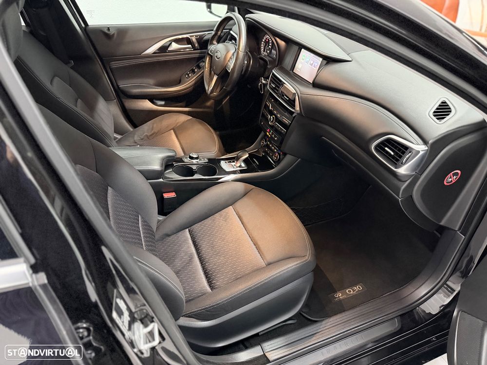 Infiniti Q30 1.5d DCT Business - 38