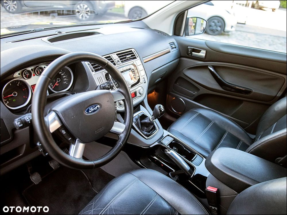 Ford Kuga - 13