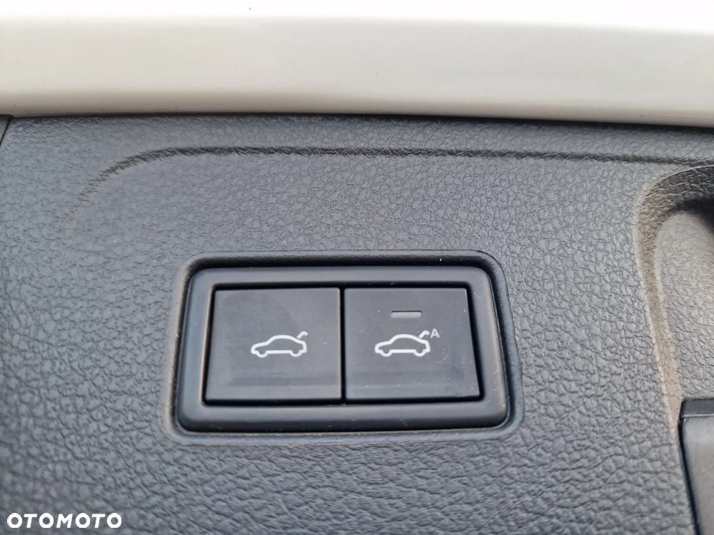 Volkswagen Passat Variant 1.4 TSI Plug-In-Hybrid DSG GTE - 24
