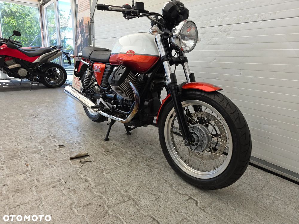 Moto Guzzi V7 - 7