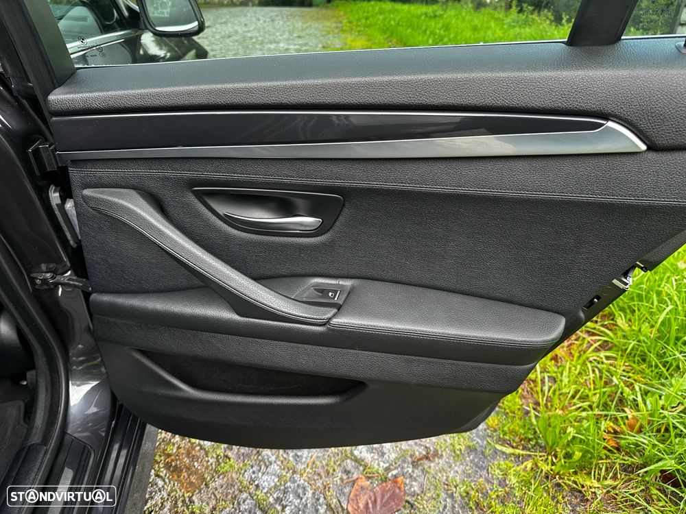 BMW 520 d Auto - 34
