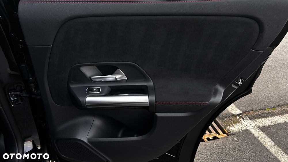 Mercedes-Benz GLA - 27