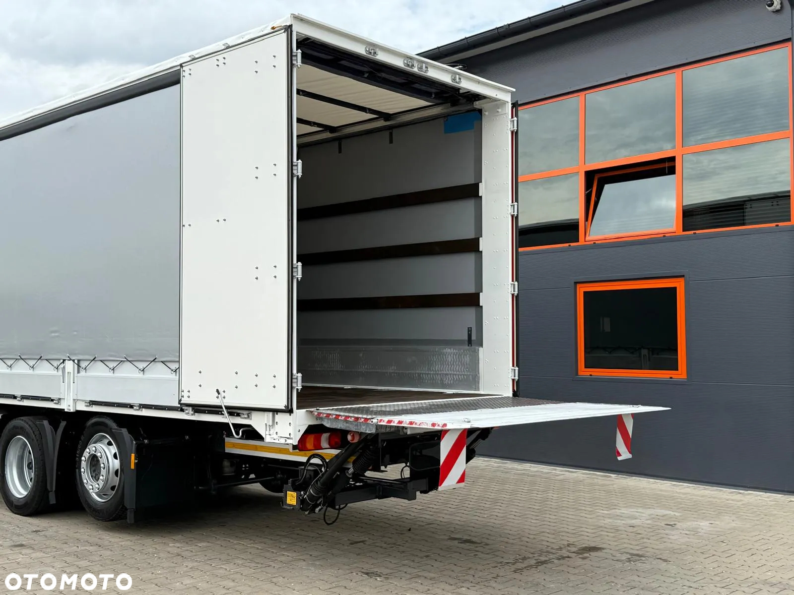 Mercedes-Benz Actros 2542 / E6 / burto-firanka 8,5 m + winda / 21Epal / z Niemiec / sypialka plandeka firana skrzynia - 15