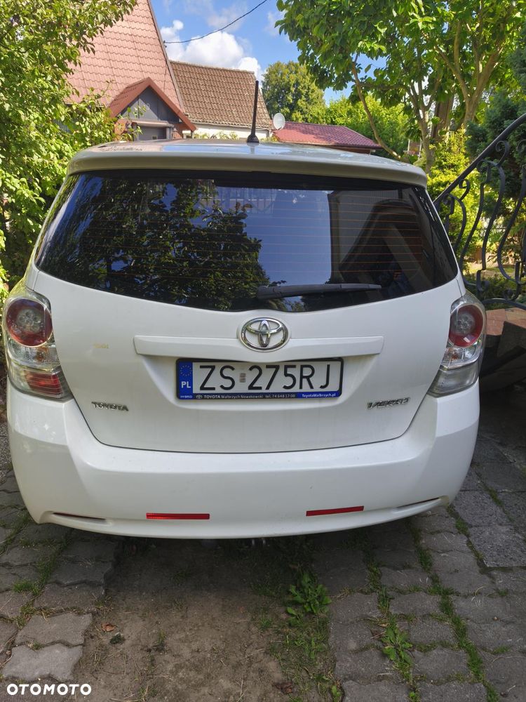 Toyota Verso 2.0 D-4D Sol plus - 4