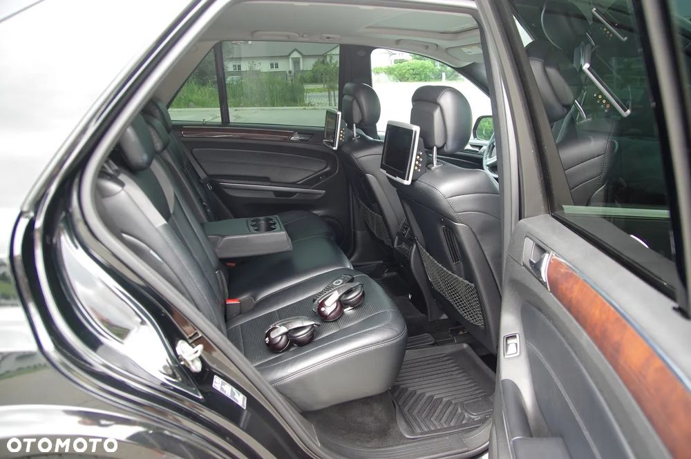 Mercedes-Benz ML 63 AMG 4Matic 7G-TRONIC 10th Anniversary - 26