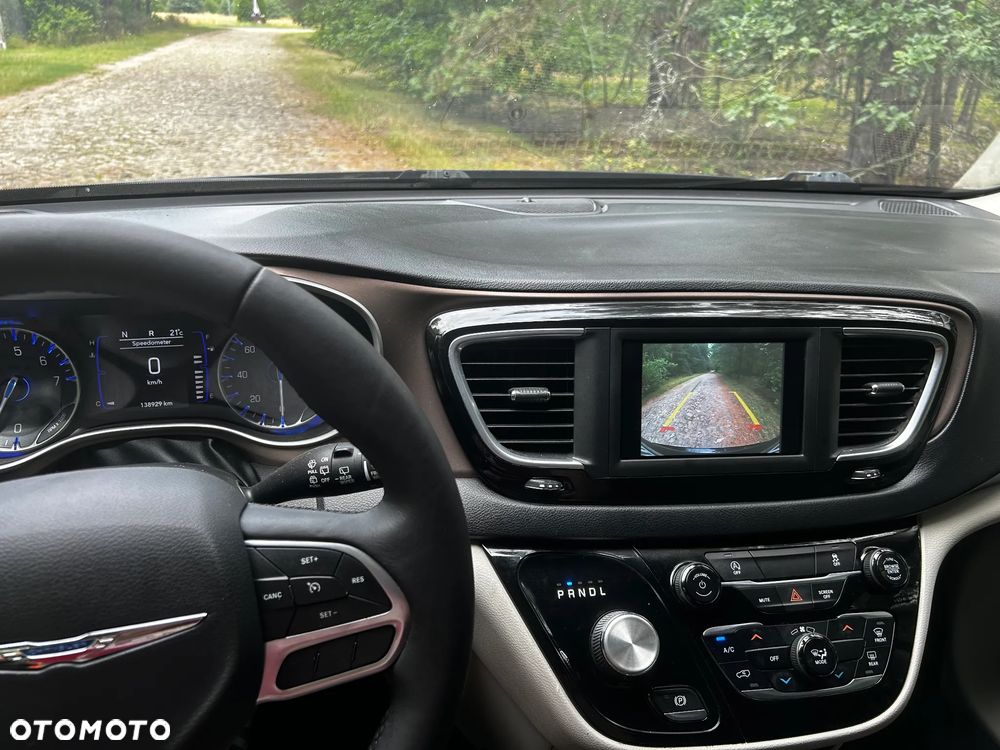 Chrysler Pacifica - 26
