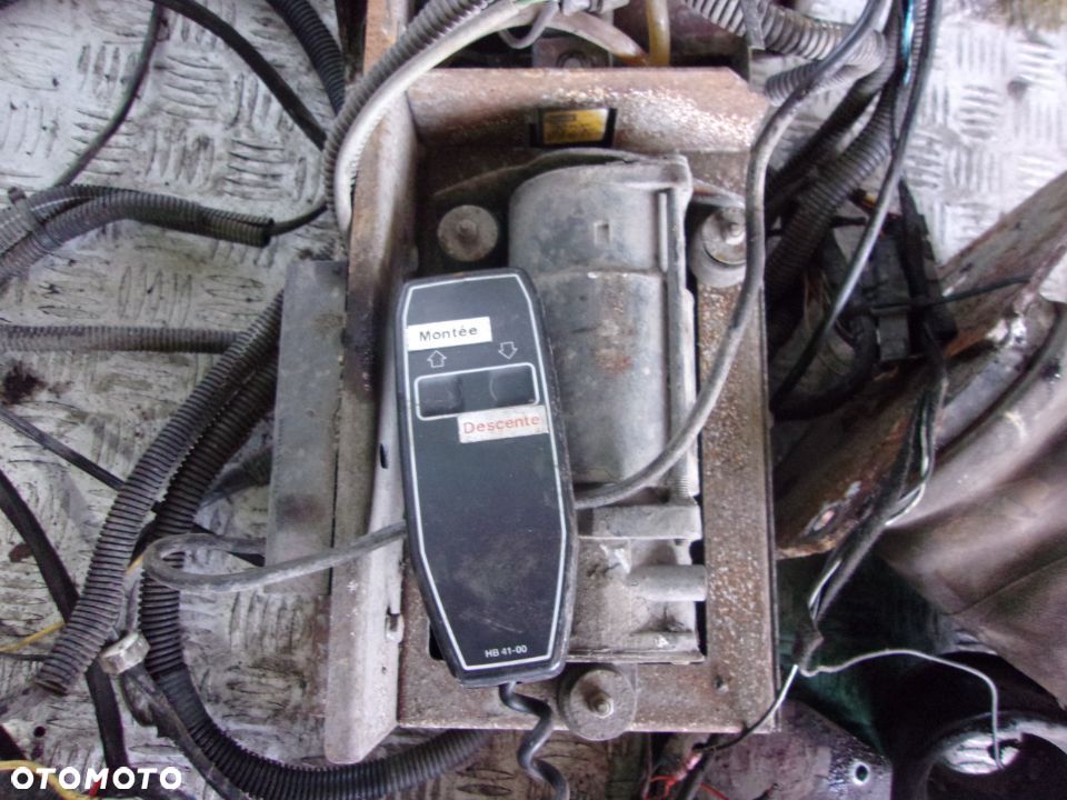 PNEUMATYKA TRAFIC VIVARO PODUSZKI