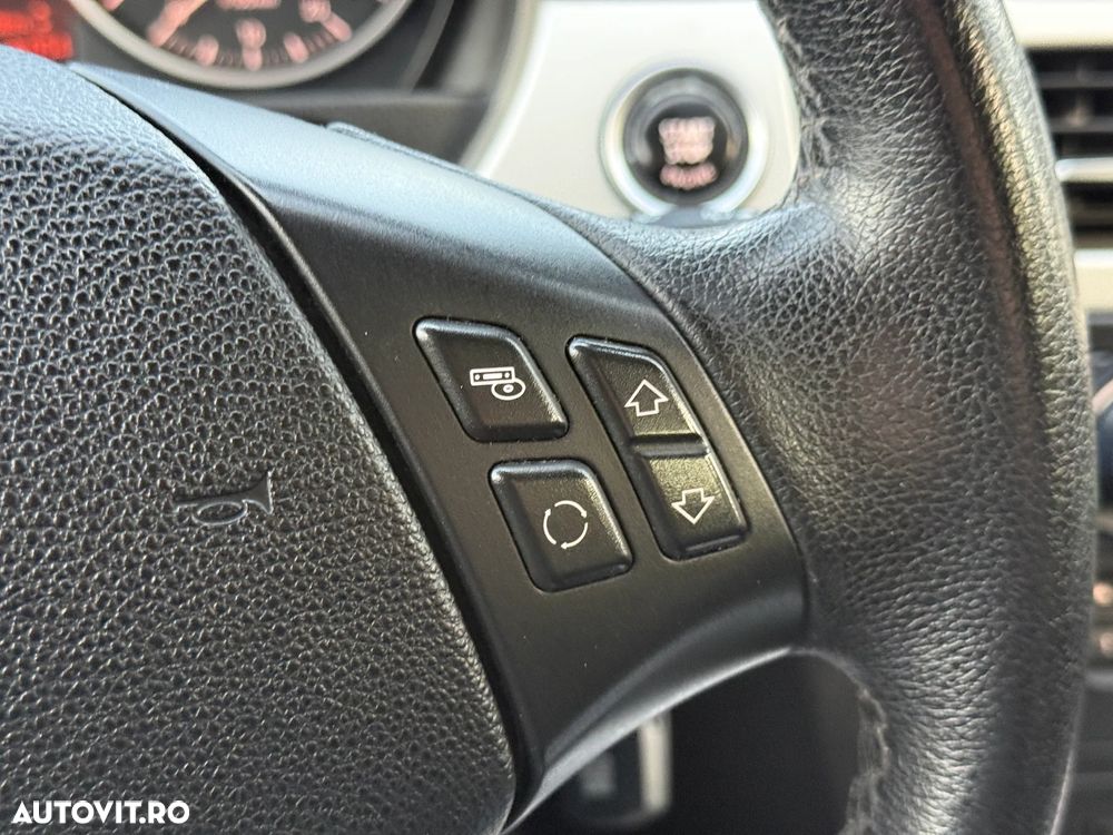 BMW Seria 3 318d DPF Touring Edition Exclusive - 18