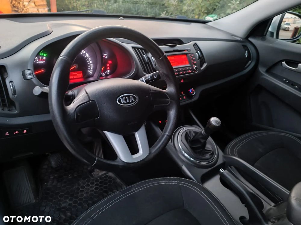 Kia Sportage 2.0 L - 9