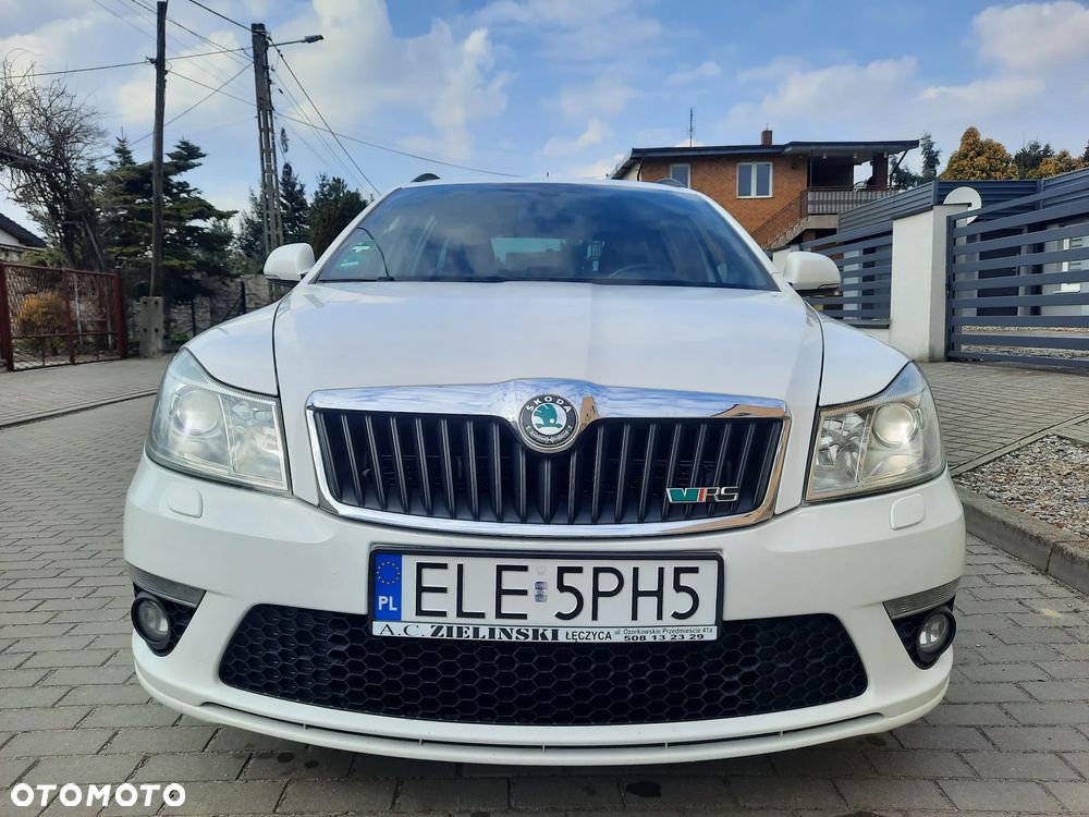Skoda Octavia 2.0 TDI CR DPF RS - 3