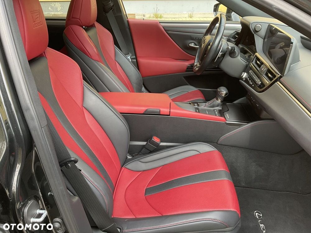 Lexus ES 300h F Sport Edition - 11